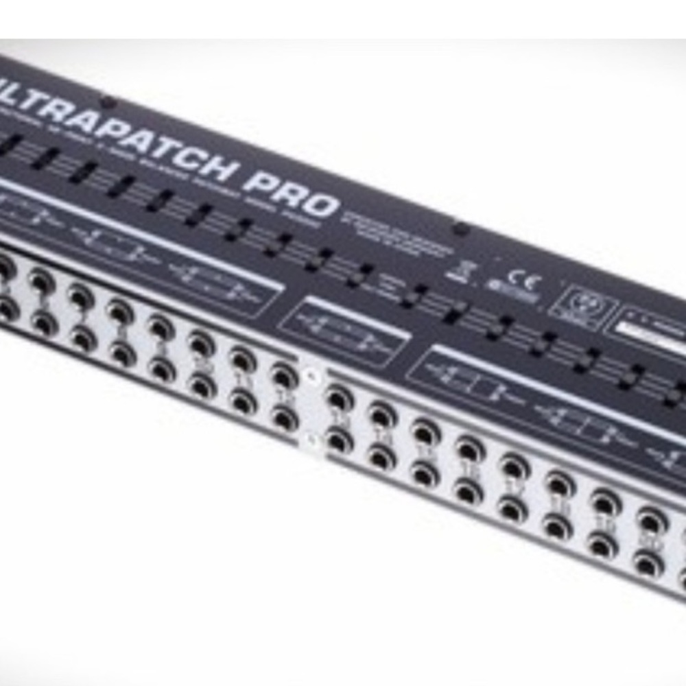 Behringer PX3000 Ultrapatch Pro 48-point balanced patchbay.